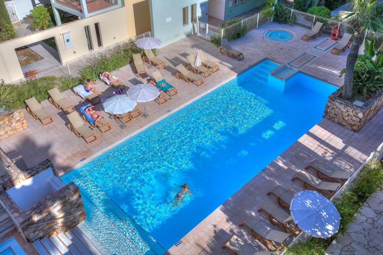 Penthouse Vue Mer Avec Rooftop,Jacuzzi,Et Parking Prive 昂蒂布 外观 照片