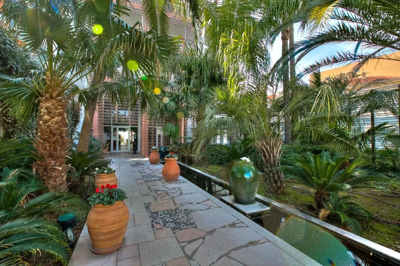 Penthouse Vue Mer Avec Rooftop,Jacuzzi,Et Parking Prive 昂蒂布 外观 照片