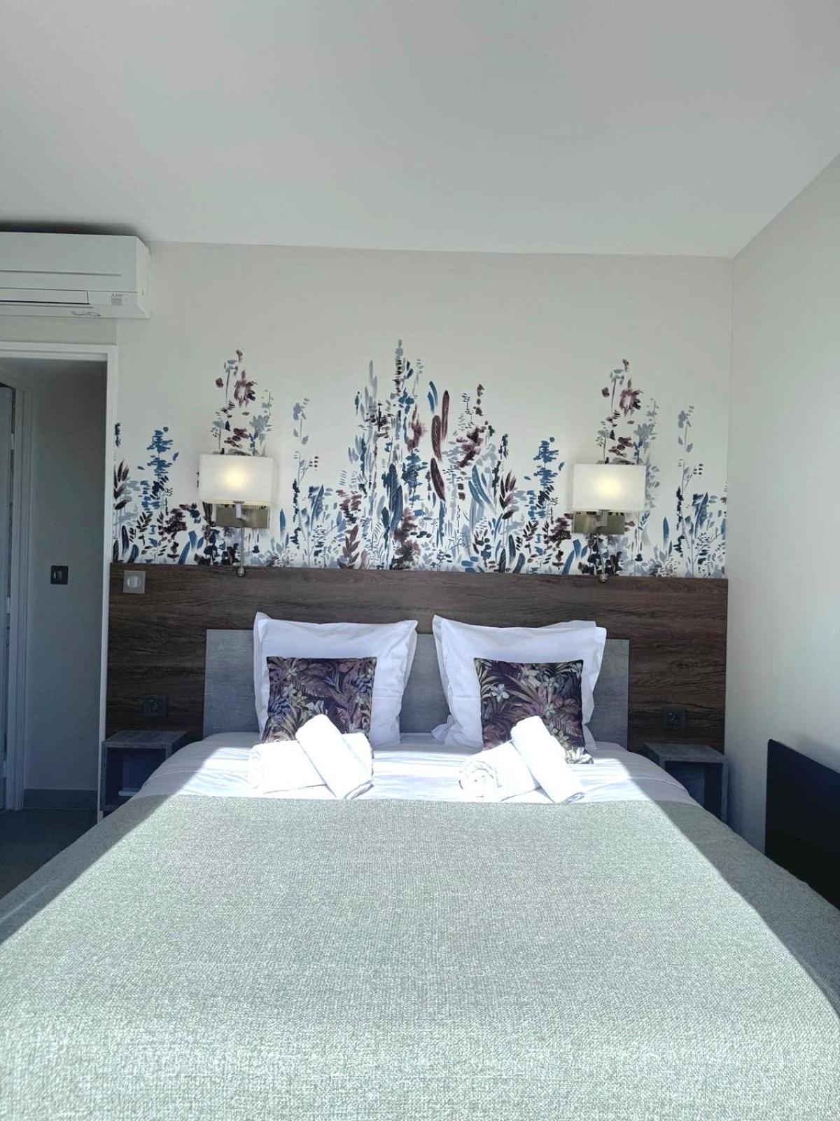 Penthouse Vue Mer Avec Rooftop,Jacuzzi,Et Parking Prive 昂蒂布 外观 照片